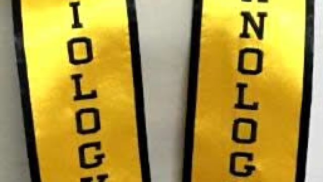 Personalized Pizzazz: Crafting Graduation Stoles That Dazzle