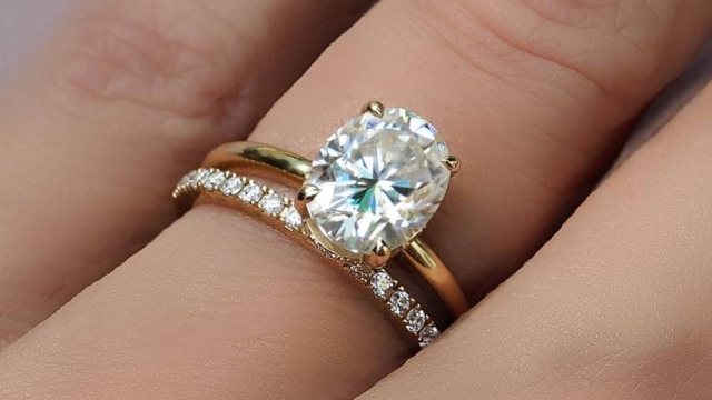 Sparkle without the Splurge: Unveiling the Beauty of Moissanite Engagement Rings